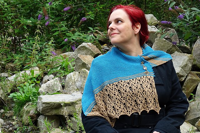 Selana1505's tweet photo. Autumn Cornucopia is a crescent shaped shawl in two colours, which combination would you use?
Pattern: https://t.co/HlmUQVtdZx
#KnittingTwitter #KnittingPattern #ShawlKnitting #ElevensesHour #CraftBizParty #OffRavDesigner #Knitting https://t.co/8haYXSpHRJ