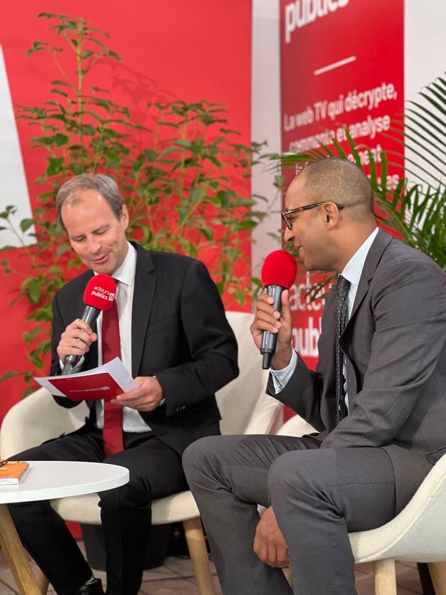 acteurspublics's tweet photo. « Les enjeux du continuum public-privé » 🗣Olivier-Pierre de Mazières, délégué ministériel aux partenariats, aux stratégies et aux industries de sécurité, @drissaityoussef, docteur en Droit public, spécialiste D questions de sécurité et @jcchwat, président @ffspsecurite #LaREF22 https://t.co/aBJuaGiQXE