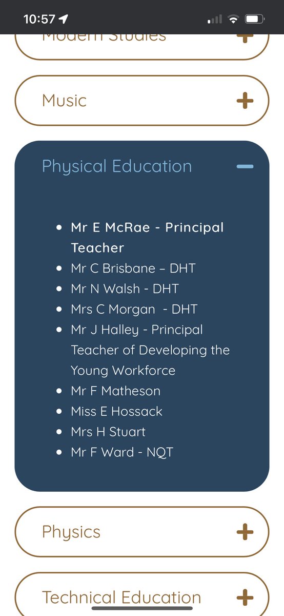 ParadisePlaques's tweet image. Nick Walsh appointed referee for Glasgow derby. 
Nick Walsh also works for Boclair Academy as a PE teacher, working with rangers youth players.
The same school that rangers struck a deal with East Dunbartonshire council to allow youth players to attend.
How can he ref these games