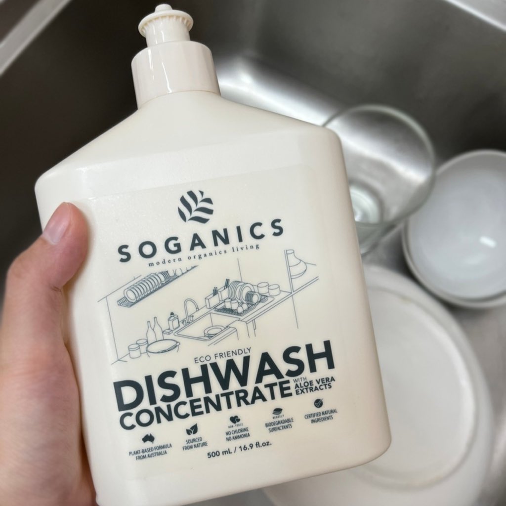 lolitascak3's tweet photo. เป็นของแบรนด์ #soganics เ��ายังมีทั้งน้ำยาปรับผ้านุ่ม น้ำยาล้างจาน น้ำยาถูพื้น ฯลฯ แล้วทุกอย่างอ่อนโยนปลอดภัยหมด กลิ่นก็หอมไม่ฉุนเลย น้ำยาล้างจานก็ปังจริงเพราะล้างสะอาดมากๆ มีแบบถุงเติมรีฟิลด้วย แบรนด์นี้เขาจะเน้นเซฟต่อสุขภาพและเป็นมิตรกับสิ่งแวดล้อม คือดีอะ 🌿 https://t.co/9VL7fMvTnb