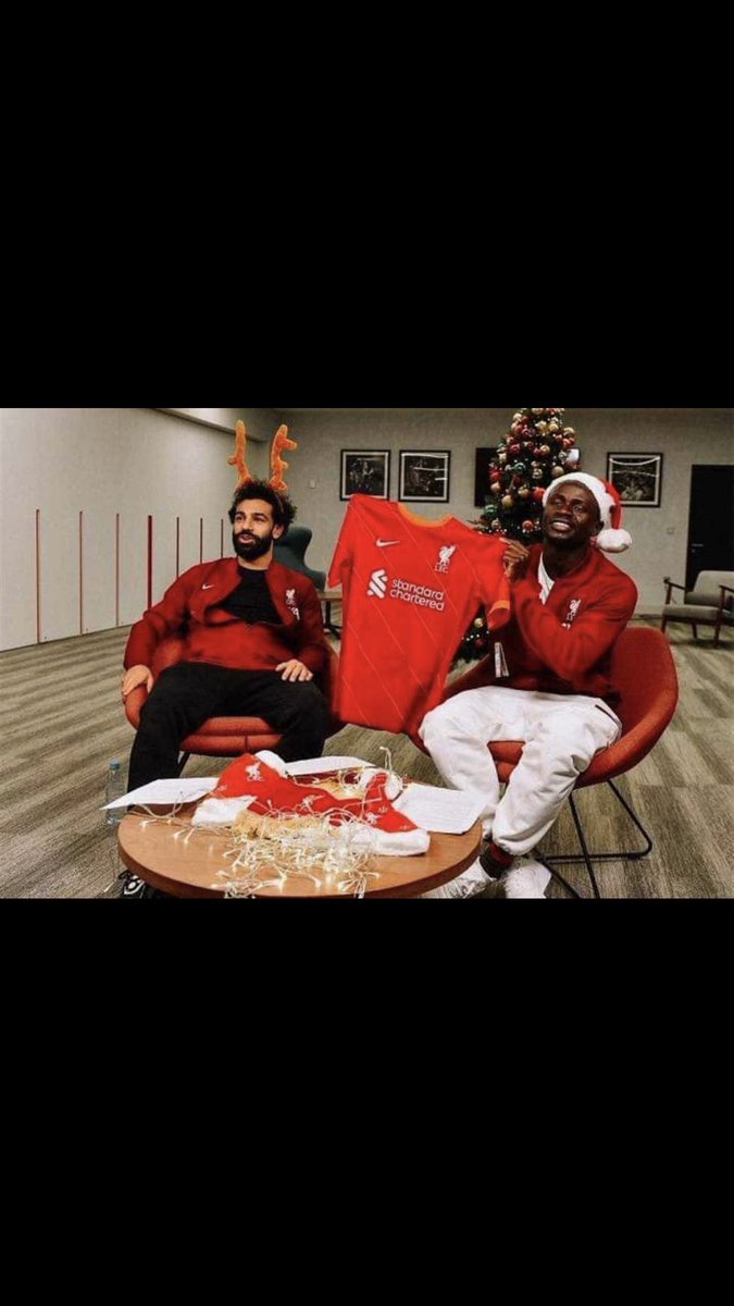 HA300001's tweet photo. @M_tami_ @samehmo12345 @lfcsalman وماني بيحتفل بأعيادهم الكريسماس مو بس صلاح بس أنتم تحبوا تهاجمون #صلاح فخر أفريقيا والعرب وساديو ماني صعد كأس ألعالم بالليزر 🤷🏻‍♀️ https://t.co/1bMWXjDC2c