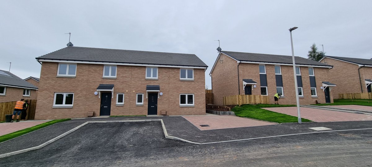 The last of the 77 Units at Carfin handed over this morning, a lot of happy tenants getting their keys. Another contract complete in partnership with <a href="/CVHA_/">Clyde Valley Group</a>