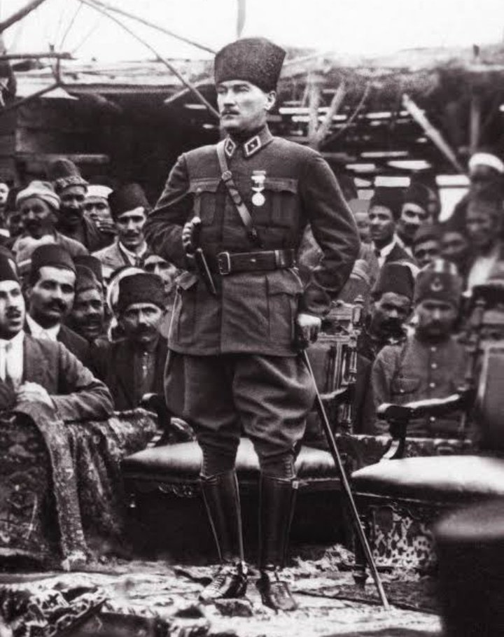“Büyük zaferler, yalnızca büyük milletler tarafından kazanılabilir.”

🔹Başbuğ Atatürk 🇹🇷
#30Agustos 
#ZaferBayramımızKutluOlsun 
#30AgustosZaferBayramimiz