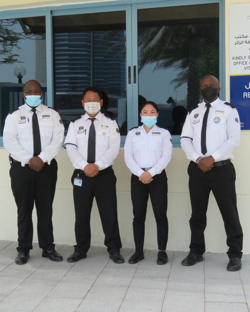 A big thank you to our #outstanding security staff for all their efforts in assisting students and parents this morning coming back to school. #Outstandingsecuirty #AlwaysSafe
