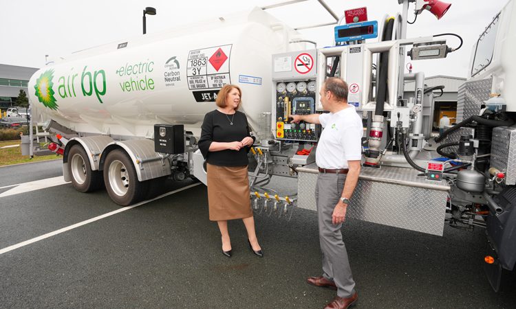 IntAirport's tweet photo. .@BrisbaneAirport has launched #Australia’s first all-electric hazardous goods vehicle and #refueller. https://t.co/J39UZpIO93 https://t.co/aiGvQsozTj