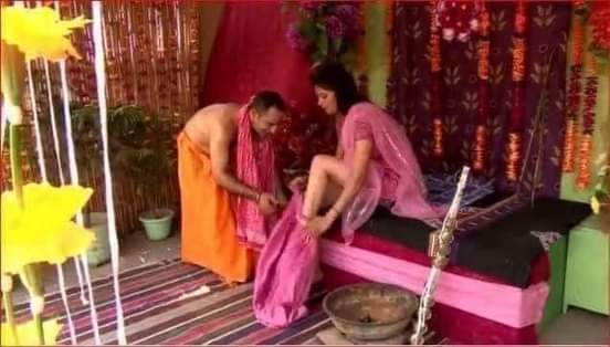 मिलिए संस्कारी पुजारी से
हिन्दुत्व की रक्षा करते हुऐ