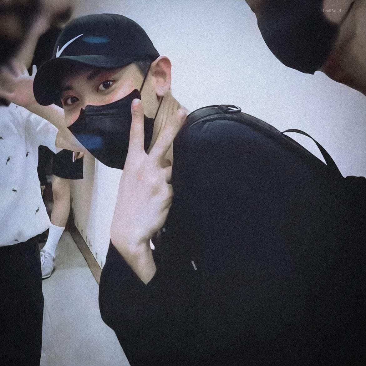ReallAnDC's tweet photo. ✌️🍒
#CHANYEOL #찬열  #チャニョル #灿烈 https://t.co/oe6MrNpo3p