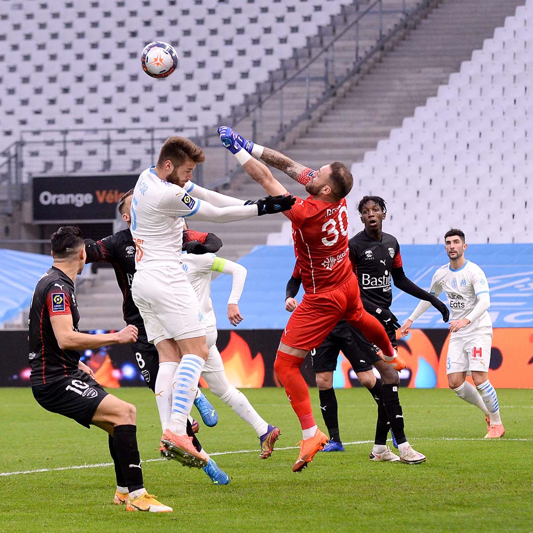 90footballFr's tweet photo. 🏟 «C'était incroyable. J'ai vraiment kiffé jouer là-bas.» 🏟
Gardien de #Dijon, Baptiste #Reynet évoque le stade qui l'a le plus marqué dans sa carrière.
👉 Son témoignage : https://t.co/OXgYOPbNj5
#DFCO https://t.co/KssoupkVpA