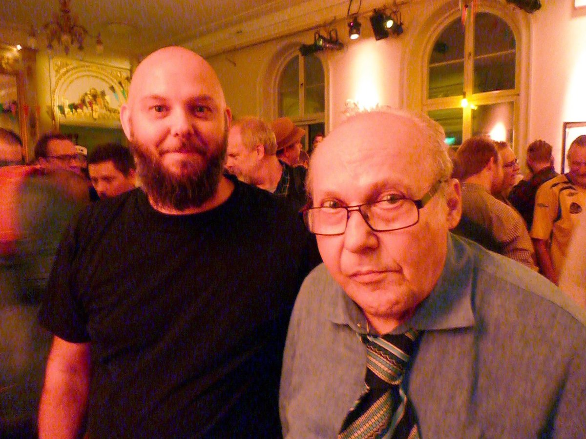 photohook's tweet photo. Fick upp detta som minne på FB. 
Mannen, myten, legenden - Leif!
6 år sedan nyreleasen av hans singel. 
@sunkitklubb #mellotronen @Sodrateatern 
Foto: Kenneth Svensson, Presspunkten https://t.co/FDJ6p07CtJ