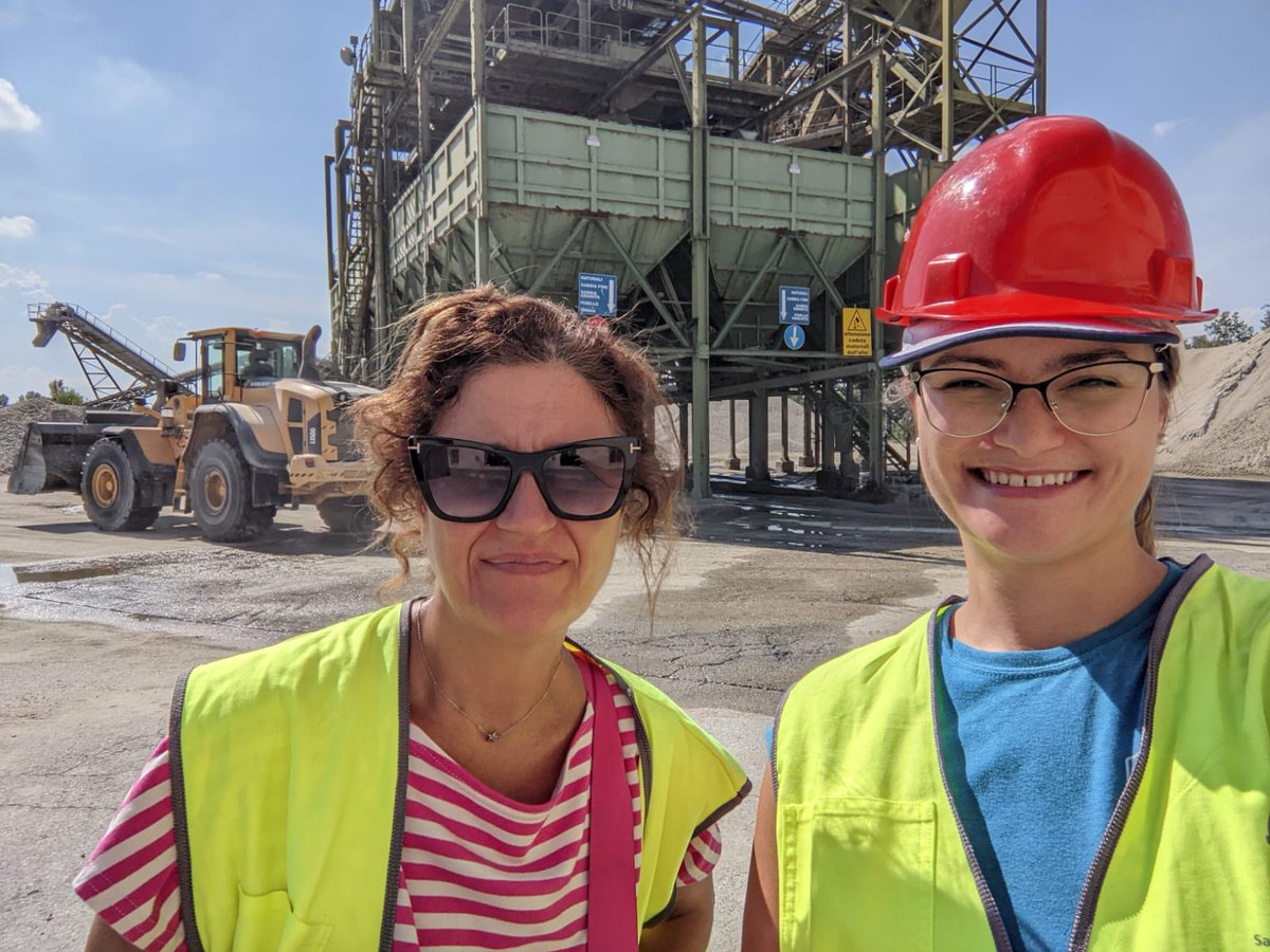 ERC_RESOLUTION's tweet photo. Back to fieldwork in Italy, searching for fossil trees. So far ~50 samples 💪💪💪🍀🍀🍀🍀🤞🤞🤞🤞 Follow us @Ciamician_unibo @ERC_Research @CORDIS_EU #radiocarbon #IntCal #CalibrationCurve https://t.co/qlUXmIx6qF