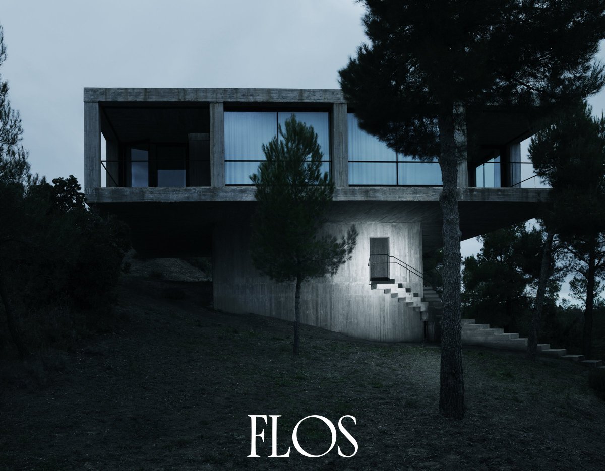 Spine is a full set of lamps, light effects and dedicated accessories to provide extreme flexibility and the perfect dialogue between outdoor landscape and architectural features.
Discover more on professional.flos.com/en/global/stor…
Vincent Van Duysen 
Ph. Tommaso Sartori