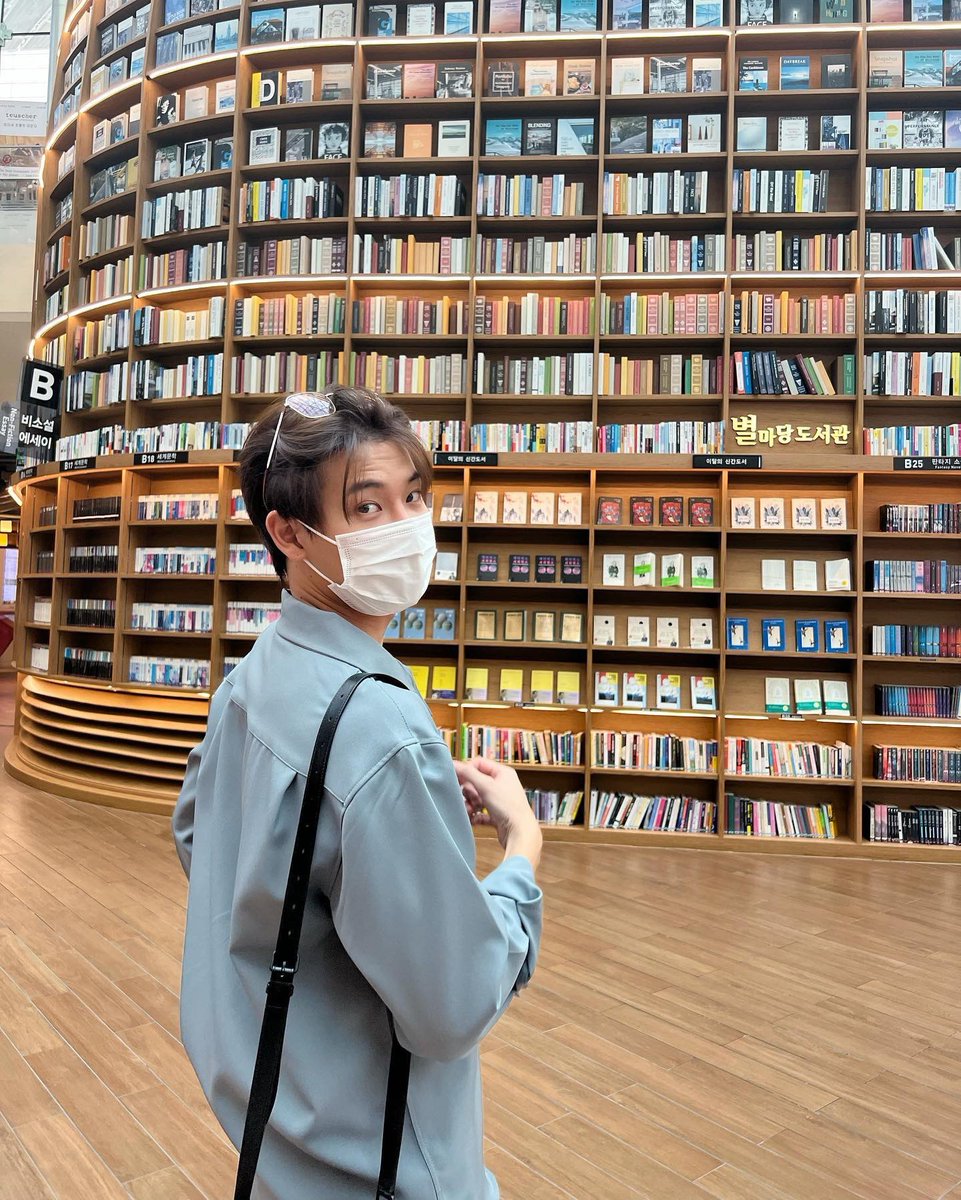 YWLOOKS's tweet photo. ─ @yinyin_anw #yinyin_anw https://t.co/GtCLyiEZ3G