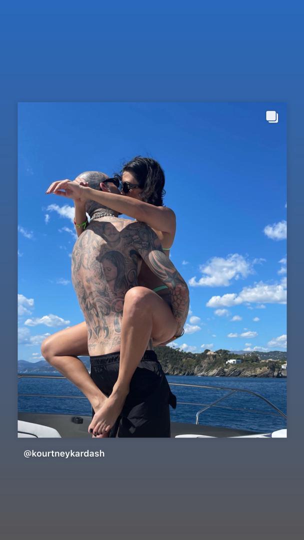 Undeafea's tweet photo. Must be nice😶 https://t.co/327K9fhmd0