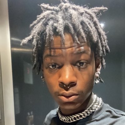 RockstarTre5's tweet photo. #NewProfilePic https://t.co/HXDRG9Vlpb