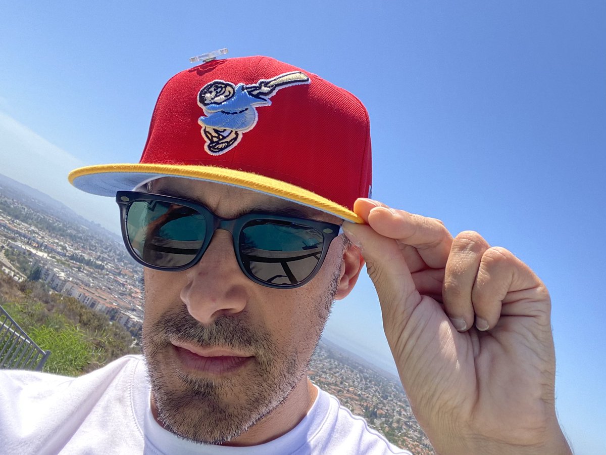 RaoulMartinezTV's tweet image. Back home. Representing! #SanDiego #SanDiegoChicken @Crown_Kleen @BillionCreation #madeinsandiego #caps #lids #hats @lids @NewEraCap