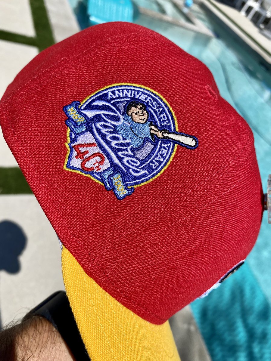 RaoulMartinezTV's tweet image. Back home. Representing! #SanDiego #SanDiegoChicken @Crown_Kleen @BillionCreation #madeinsandiego #caps #lids #hats @lids @NewEraCap