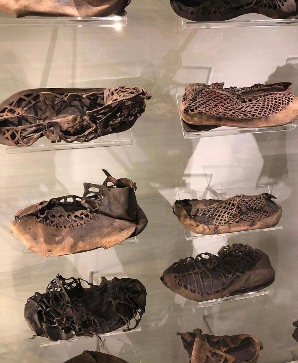 ModernNotoriety's tweet photo. 1,800 year old Roman leather sandals on display at Vindolanda fort in Northumberland, England. https://t.co/bhPlFsQkYq