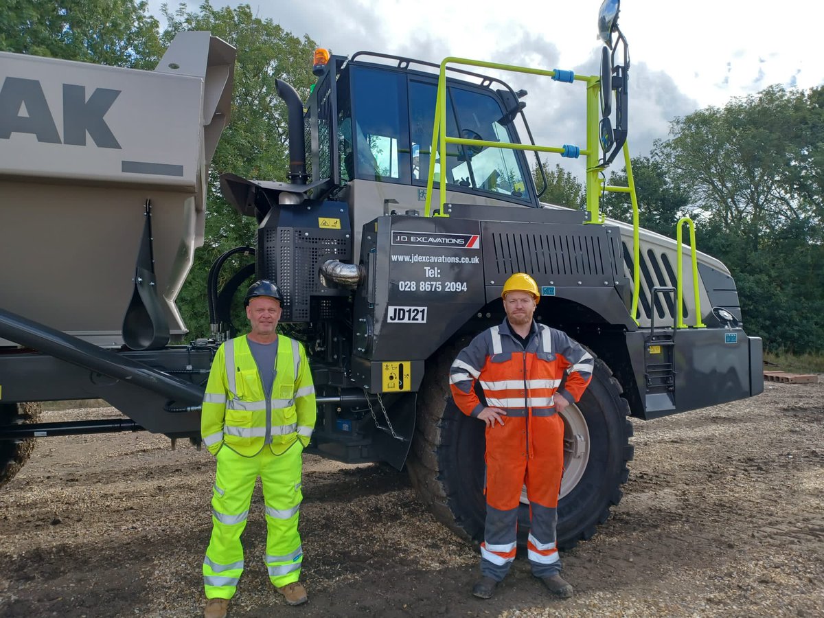 JD Excavations Rocking the ROKBAK! What an absolute beauty this <a href="/rokbak_haulers/">Rokbak</a> RA30 is! Huge thank you once again to Johnny and Lisa from JD Excavations. 
PIctured at the handover is Alister McClintock alongside JD Foreman Liam Warnock. 
#Rokbak
#sleator

<a href="/BallyveseyLtd/">Ballyvesey Holdings Ltd</a>