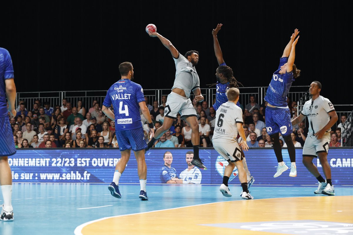 psghand's tweet photo. 59' : La dernière minute ! (22-36) #STRPSG https://t.co/rNqxixm5jZ