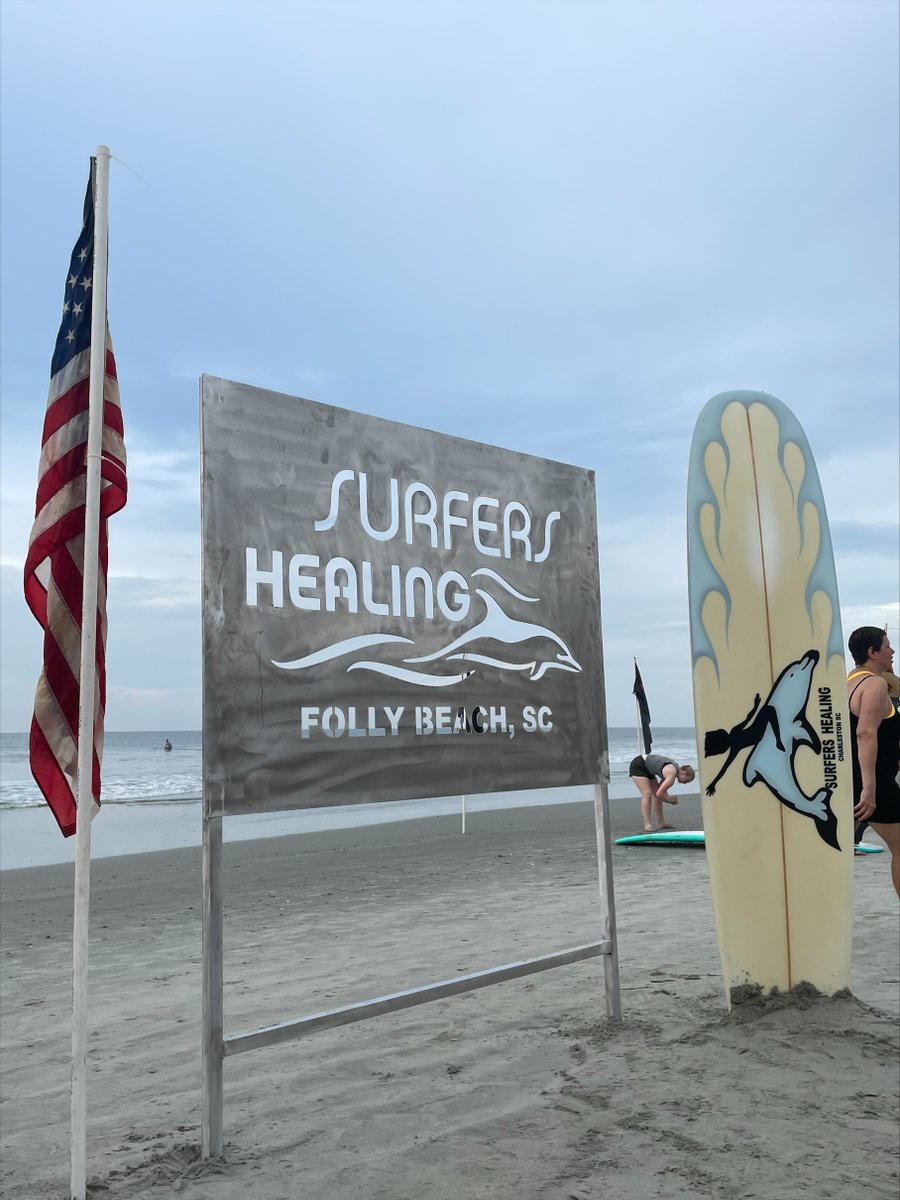 MUSCkids's tweet photo. Our Developmental-Behavioral Pediatrics (DBP) team recently gathered at Folly Beach to volunteer w/ @SurfersHealing. This annual event provides #SurfTherapy for children w/autism while family & friends support. Our DBP team ran the life vest area for the event. https://t.co/HbbkDX5Luk
