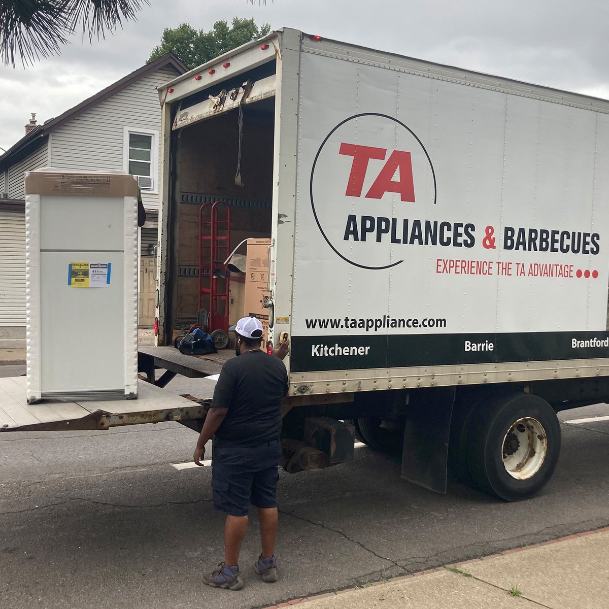 Sims Advertising tweet media