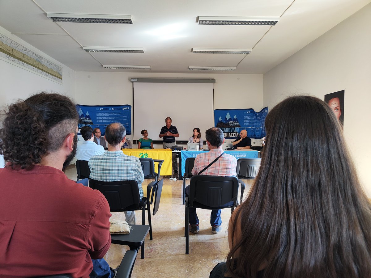 uniud's tweet photo. 🏔️ Uniud prende parte a #ClimbingForClimate per sensibilizzare l'opinione pubblica sui #cambiamenticlimatici
Una salita al #ghiacciaio del Montasio che ha coinvolto 50 persone; un aperitivo scientifico a Tarvisio; incontri a Malborghetto e Udine.
➡️ https://t.co/hF5pzL7JCR https://t.co/O4NUMY8DBC