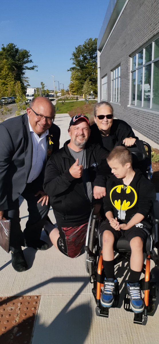 ARGOLIFER's tweet photo. Keegan is so excited, the sun is a shining on us π Mayor Berry Vrbanovic joined us.
We're here at the school,
on the first day for opening ceremony.
Brand New School Oakwood π¦
#firstdayofschool2022 https://t.co/6LS4OOgq5s