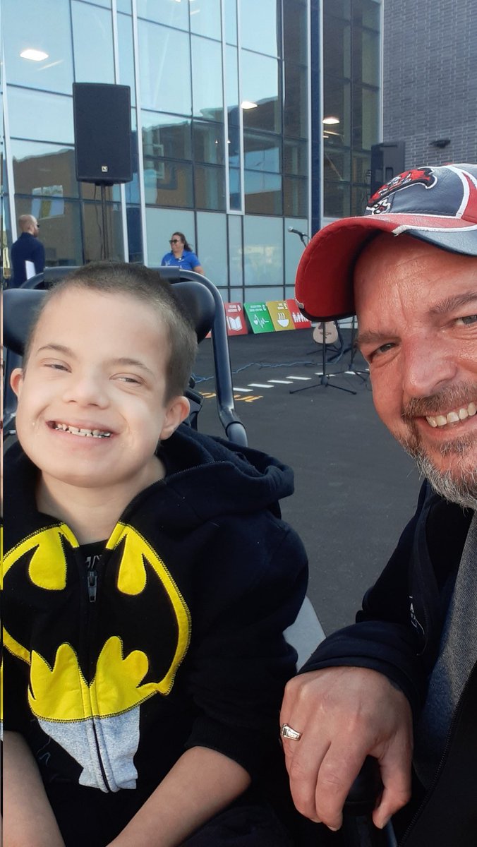 ARGOLIFER's tweet photo. Keegan is so excited, the sun is a shining on us π Mayor Berry Vrbanovic joined us.
We're here at the school,
on the first day for opening ceremony.
Brand New School Oakwood π¦
#firstdayofschool2022 https://t.co/6LS4OOgq5s