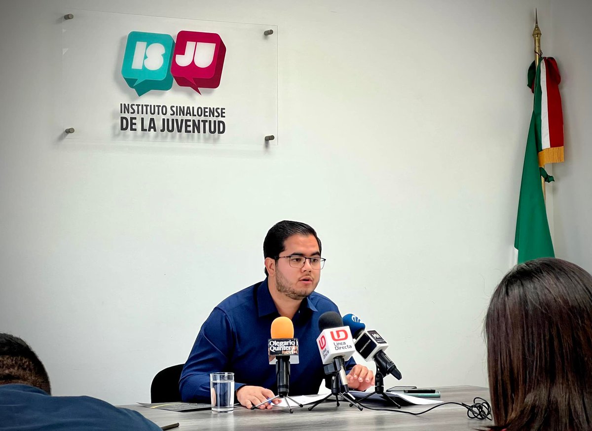 SaulGML's tweet photo. Gracias a los medios de comunicación por el apoyo a la difusión del premio Rafael Buelna Tenorio.
Para el Gobernador @rochamoya_ reconocer a las y los jóvenes sinaloenses es prioridad en un gobierno con sentido social🇲🇽🫰🏻
#GobiernoConSentidoSocial #ISJU https://t.co/yDhmmrUTd2