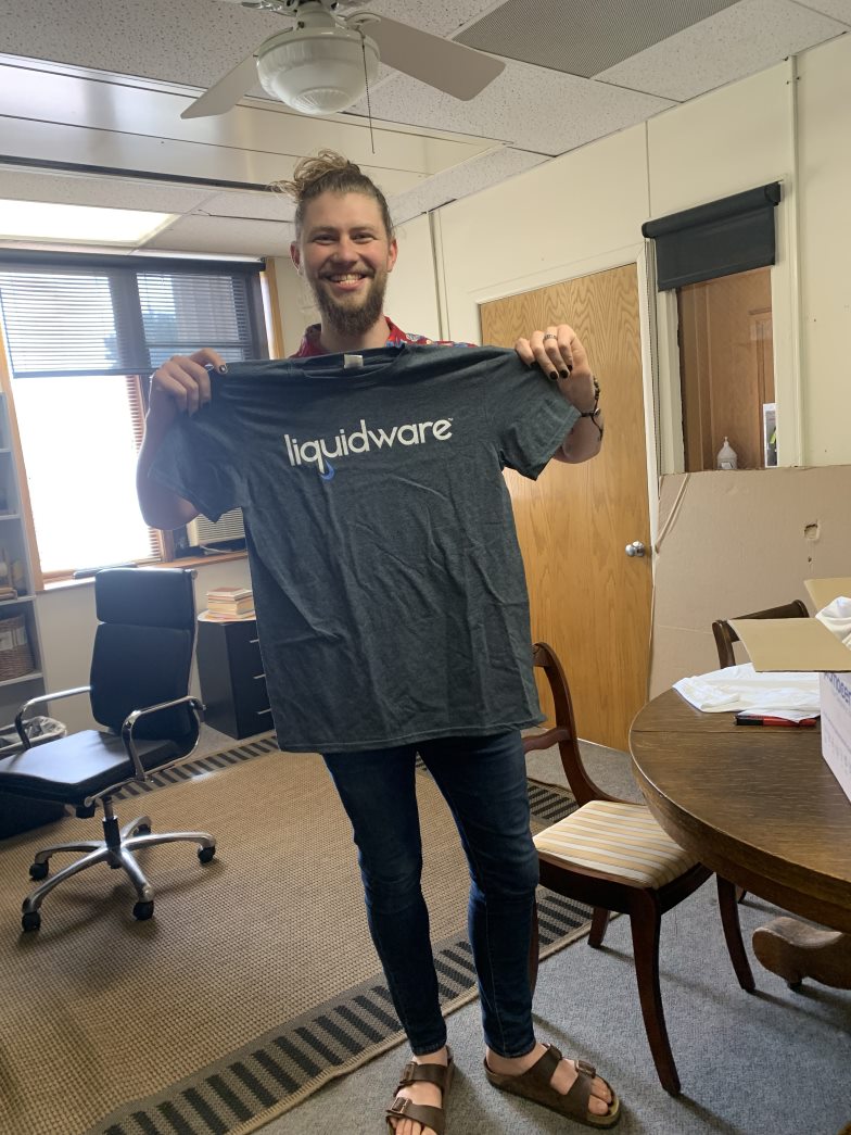 WorkspaceDNA's tweet photo. Shout out to our friends at @Liquidware for the awesome new swag!

#FlexAppAndChill #Swag https://t.co/fBTyuHDjzP
