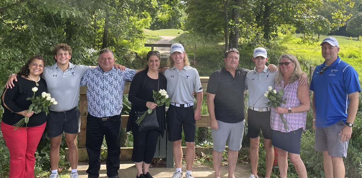 TuscaroraHusky's tweet photo. Tuscarora Golf Senior Day at Raspberry Falls! Thank you for all you have done and good luck! https://t.co/JwtdsdOnET