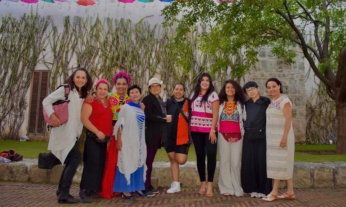 En el marco del #DíaInternacionaldelaMujerIndígena se llevó a cabo el primer foro "Mujeres Indígenas: Voces y Participación Comunitaria".

#mundolibredeviolencia #Igualdaddeoportunidades #VidaLibreDeViolencia  #PorUnaCiudadEducadora #ElEjemploArrastra