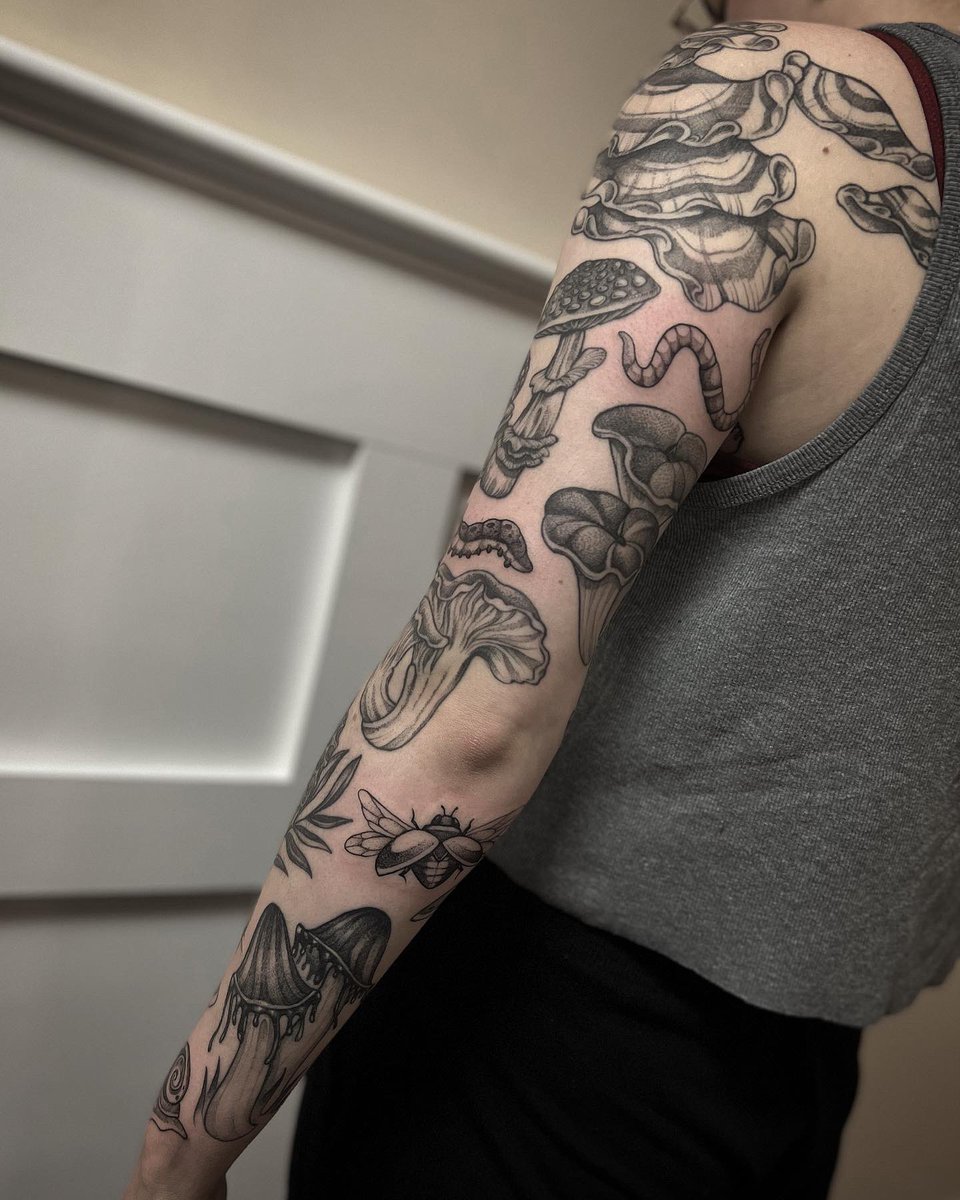 Finished the famous mushroom sleeve 😭