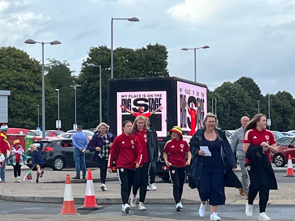 RouteMediaUK's tweet photo. Great to see our digivans at @CardiffCityStad ahead of tonight's match ⚽️. A historic night for Women's football in Wales 🏴󠁧󠁢󠁷󠁬󠁳󠁿 Good luck  @Cymru @FAWales #BetterTogether #routemedia #rightroute #BeFootball https://t.co/92ItnIWWt6
