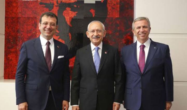 6'lı masadan şu üç isimden herhangi biri aday olursa sonuna kadar desteklerim diyenler beğensin bakalım..
Beğenenlerin hepsini takip edicem..
Seçime kadar hesapları güçlendirelim..
