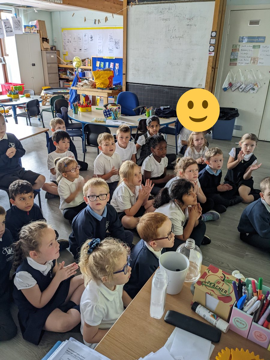 Mrs Thom tweet media