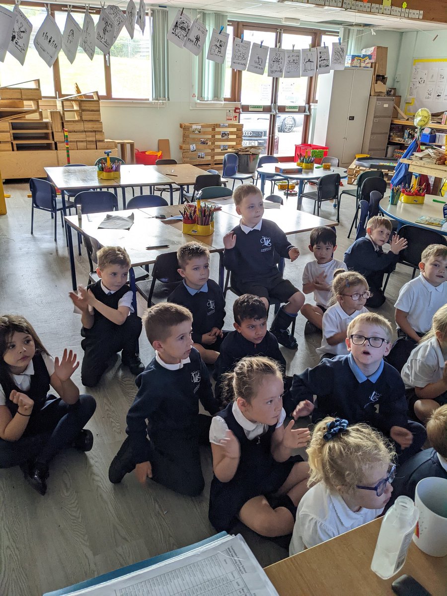 Mrs Thom tweet media