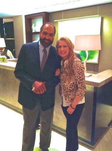 KaronCook's tweet photo. Today ⁦@steelers⁩ President, Art Rooney II announced #FrancoHarris #32 will be retired at the Half - Game 16 vs #LasVegasRaiders ⭐️ #ImmaculateCelebration #Reception ⭐️ photo: London 2013 covering #steelers vs #vikings #HereWeGo https://t.co/uw6PBAArXc