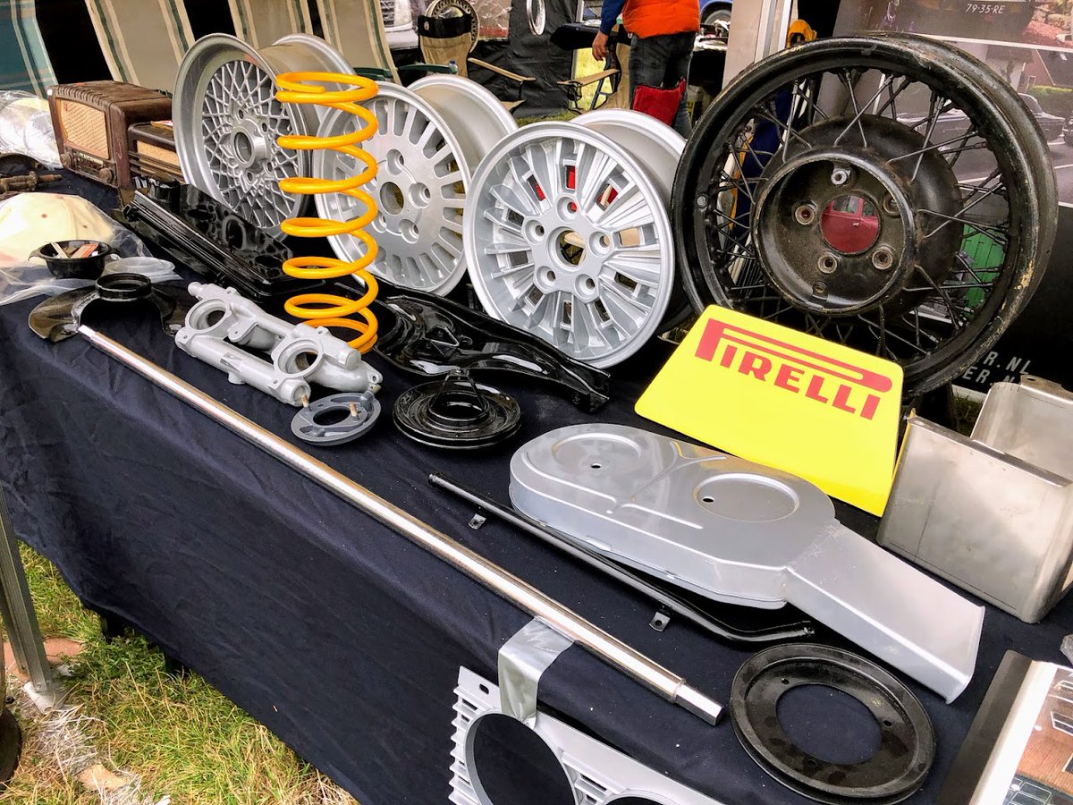 ClassicRover's tweet photo. Classic-Rover Parts IS BACK \ WELCOME :Beaulieu RED FIELD 394-395-405 https://t.co/R9OY2Gx9u7 https://t.co/ZPpljsBbWo