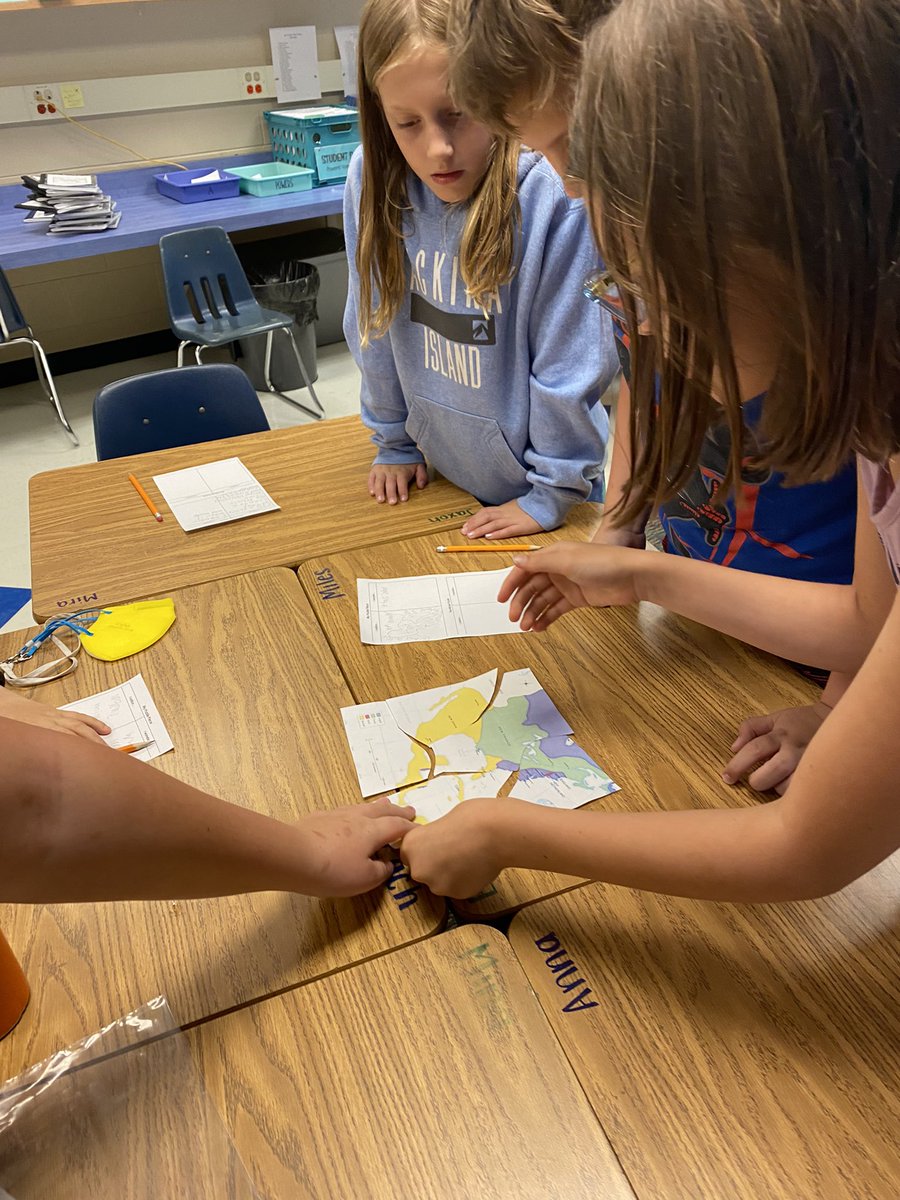 arpowers_'s tweet photo. Learning through discovery in Social Studies today! We did a Jigsaw activity where students got one piece of the New World Map, captured their noticings and wonderings, built the whole puzzle, and noticed and wondered some more! 🌎💡🔍 https://t.co/tEC4tp63b7