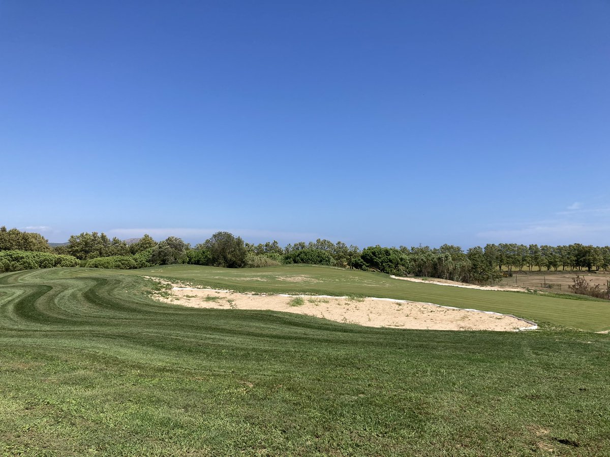 oscarvidi's tweet photo. Verano trabajando al máximo sembrando de nuevo el Golf Serres de Pals con @SemillasFitoTG . greens de agrostis #TourPro, calles bermuda #Ibiza y tees y anillos de festuca arundinacea #Bizem y poa pratensis #Prafin. Ahora toca luchar contra malas hierbas y consolidar el campo. https://t.co/h3VeAuwZRB