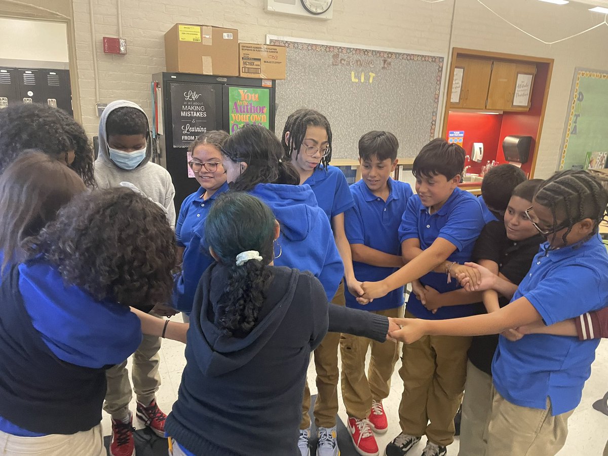 Teach_Blake's tweet photo. Team building via human knot challenge. Students learning to communicate and collaborate to achieve a common goal! @Teach_Blake @PrincipalBSTEM @BSTEMhartford https://t.co/Y92mCKxRIk
