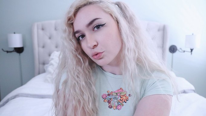 Watch RoseASMR's leaked NSFW photo on TwXstars