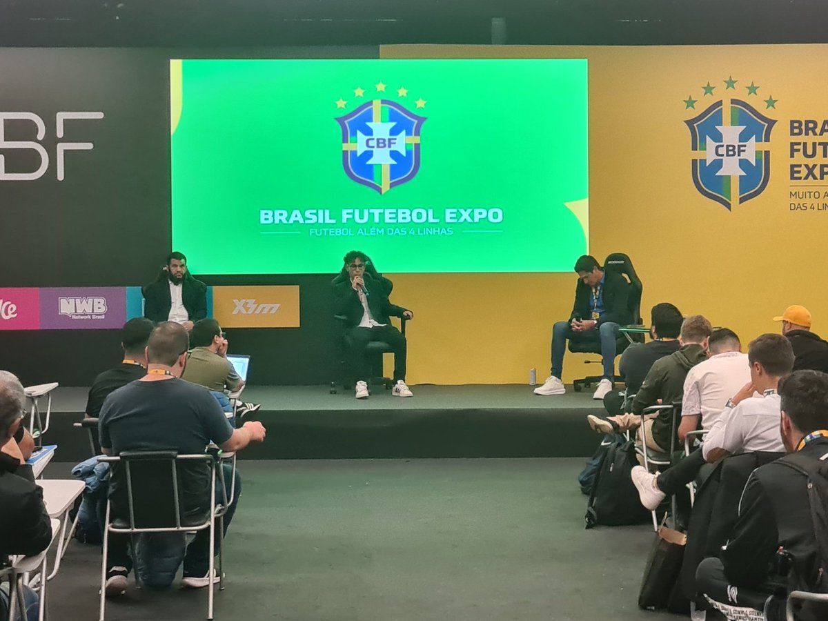 Mizaelconrado's tweet photo. Começa agora meu bate-papo com o público na #bfexpo, ao lado do craque @Edmil5onOficial https://t.co/nF3IyApBhD