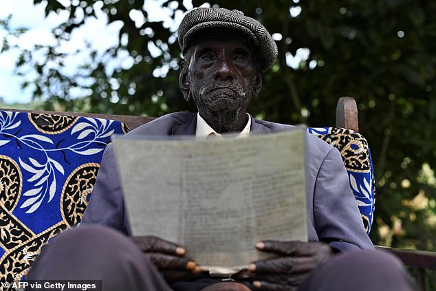 Africax5's tweet image. Kenyans are suing the UK for colonial abuses and land theft, seeking $200 billion in Compensation. Tribes say they were tortured while being forcibly evicted from their fertile land in the days of British colonial rule.