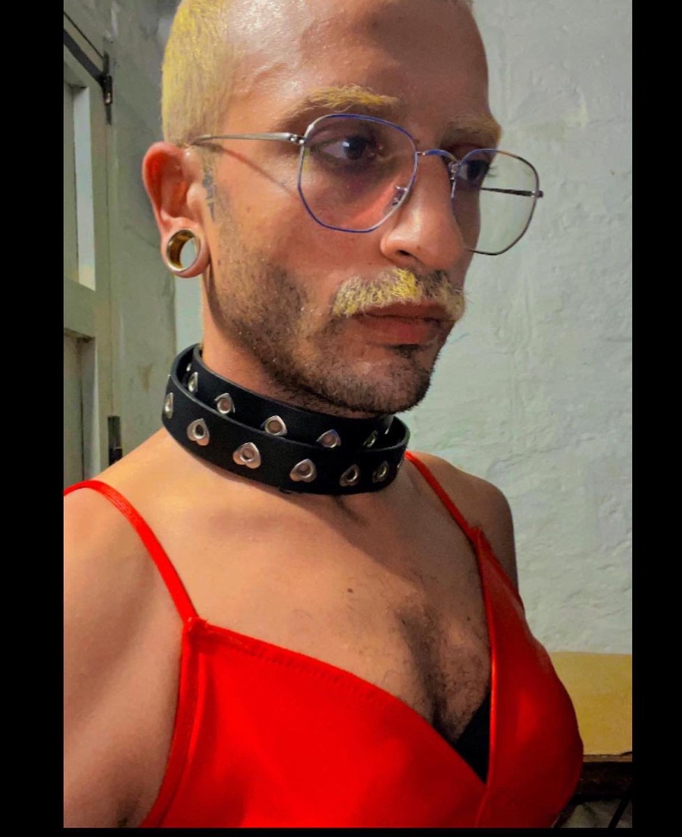 xajlon's tweet photo. @KimKardashian stole my look so I stole her photoshoot ideas #KimKardashian #photoshoot #interviewmagazine #funny #joke https://t.co/AA18qq1htq