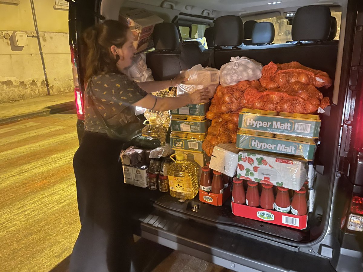Wir konnten heute das Lebensmittellager bei unserem Partner bei Padre Carlo füllen. Seine Kirche dient als Unterkunft und Anlaufstelle für Geflüchtete.