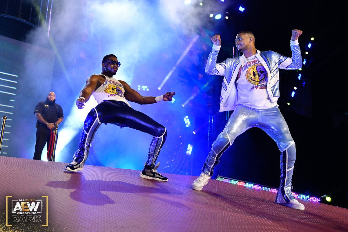 AEW's tweet photo. #PrivateParty (@IsiahKassidy/@Marq_Quen) livin’ it up as they head to the ring against @Egos1313 &amp; @GPAthinks! 

Tune in to #AEWDark NOW: https://t.co/AfofCdRoDX https://t.co/k07aUO4zi5