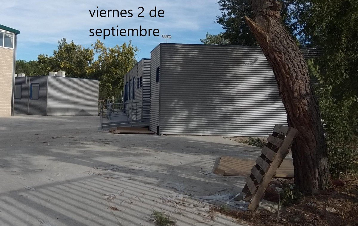 DeAmpas's tweet image. Los padres no mentimos. El viernes por la tarde visitamos las instalaciones en la que empezarán el curso los alumnos de 1° ESO del IES José Pedro Pérez Llorca.  Más barracones que han venido para quedarse en #Parla y van 3 años. #EducaciónPúblicaDeCalidad 
@educacmadrid