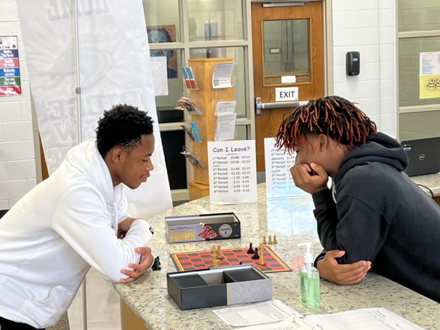 The RVHS Library Commons has more than just books. Come on in  &amp; work a puzzle, play a game, or create in our makerspace. #designthinking #libraryhappenings #morethanjustbooks <a href="/DrBrendaMack/">DrMack</a> <a href="/MsKing_RVHSLib/">Aria King, SLIS</a> <a href="/LikelyLibrarian/">Andrea Harmon</a> <a href="/TheSparkle8/">Ellen Harrison</a> @msculbertson_RV @JeanPorterNich1